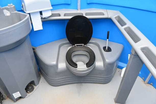 Best Portable bathroom rental  in Reading, MI